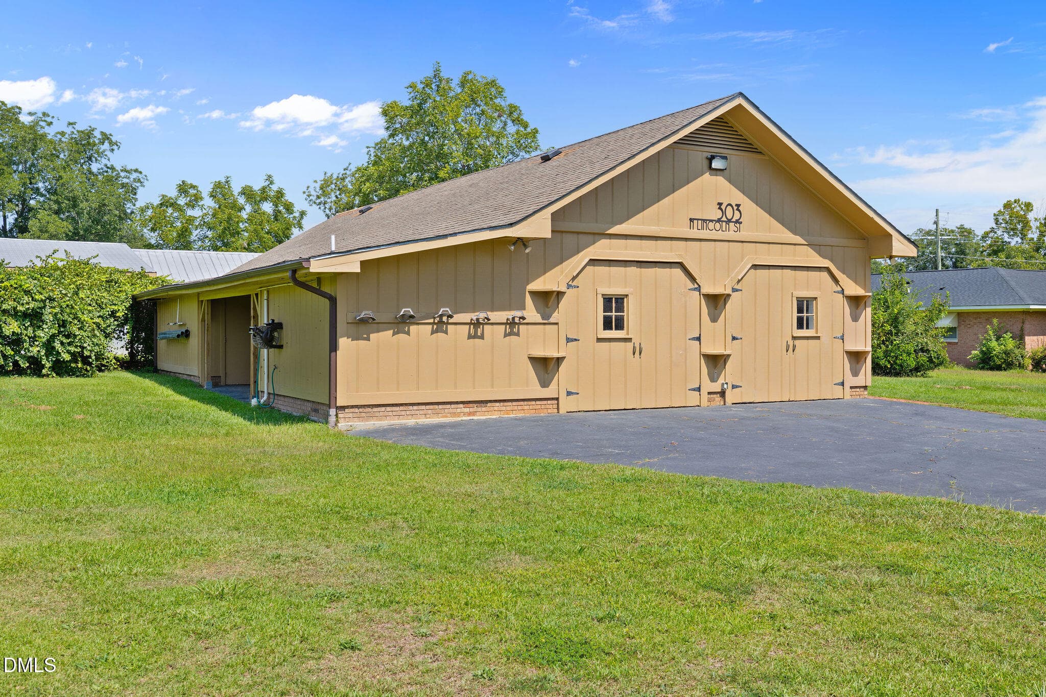 Detached Garage/Workshop - 303 N Lincoln Street, Benson, NC 27504, Benson