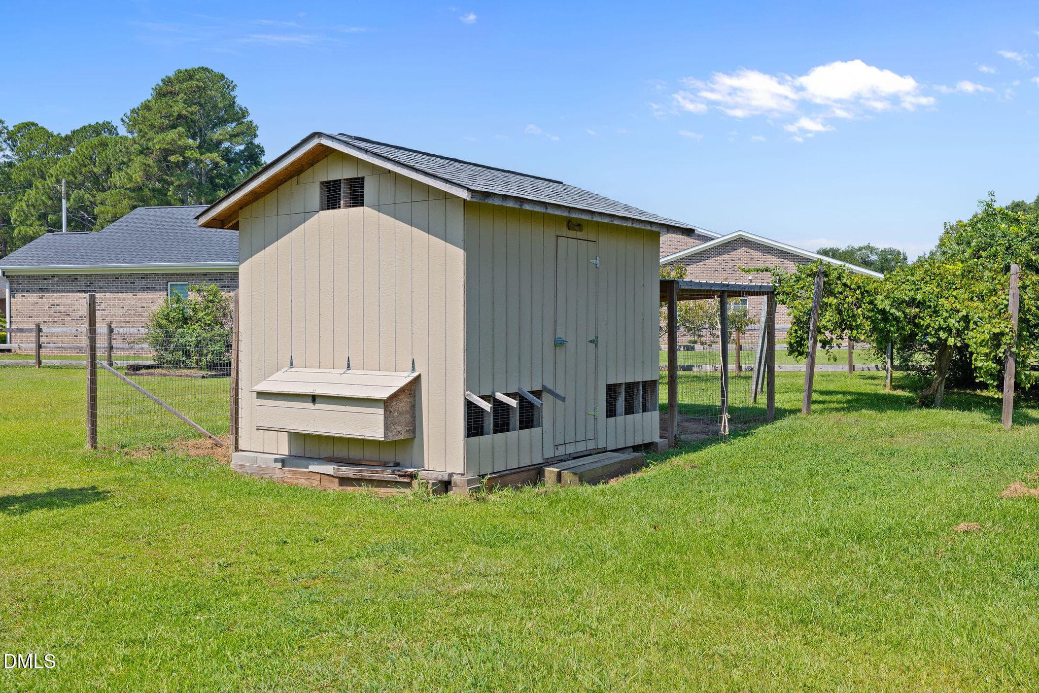 Chicken Coop - 303 N Lincoln Street, Benson, NC 27504, Benson