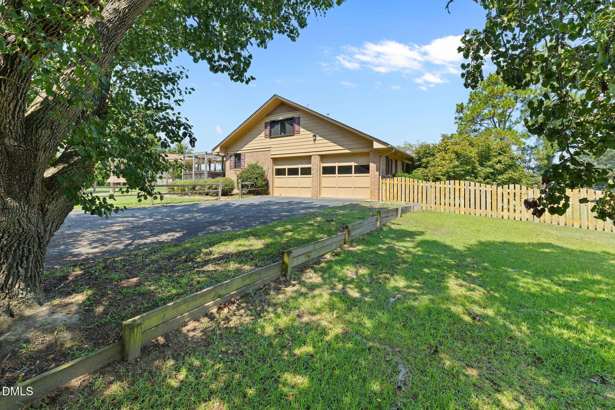 Attached Garage - 303 N Lincoln Street, Benson, NC 27504, Benson