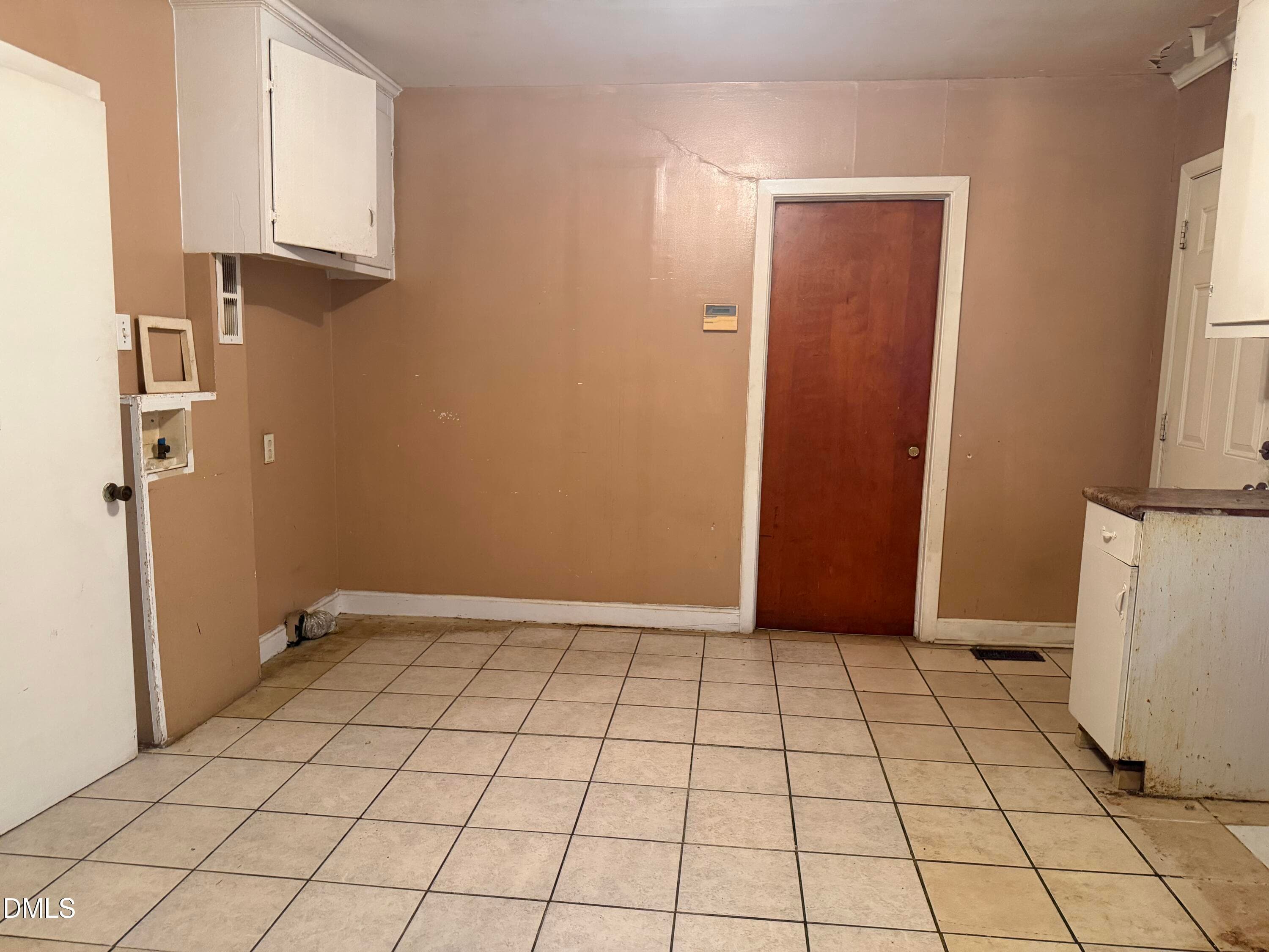 kitchen w/d hook up - 645 Sunnybrook Road, Raleigh, NC 27610