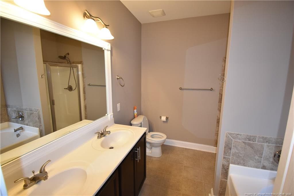 Photo 15 - 1072 Ronald Reagan Drive, Fayetteville, NC 28311, Fayetteville