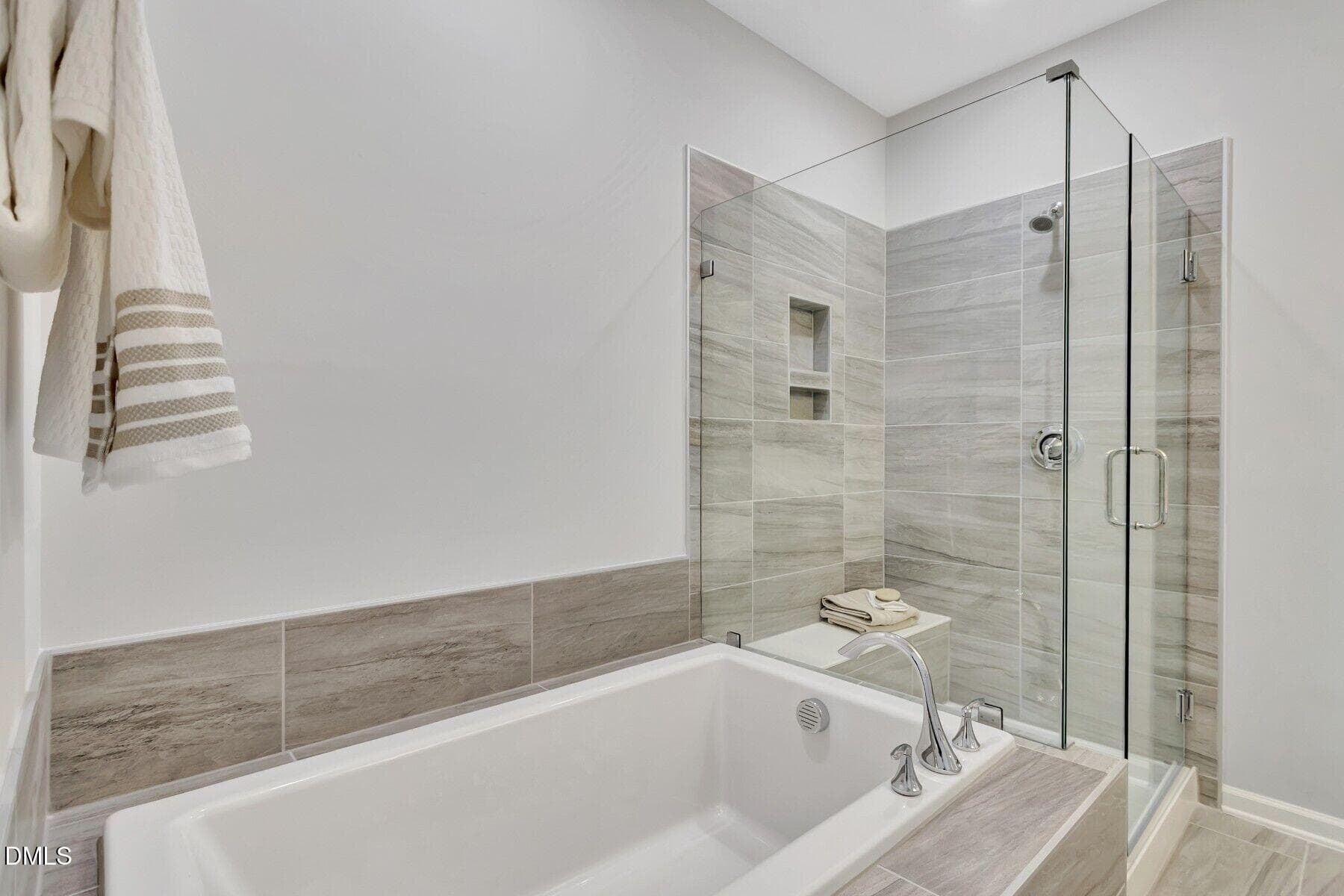 Birchwood Owner's Full Bath - 3052 Horton Ridge Boulevard, Apex, NC 27502