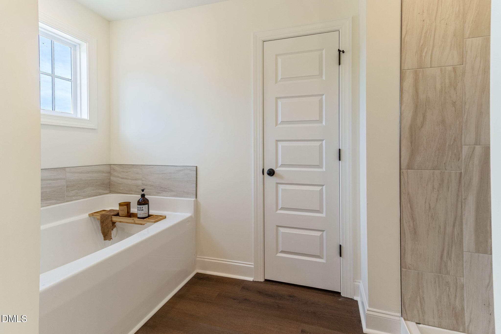Bath 1512 - 1585 Eastbay Drive, Fayetteville, NC 28312, Fayetteville