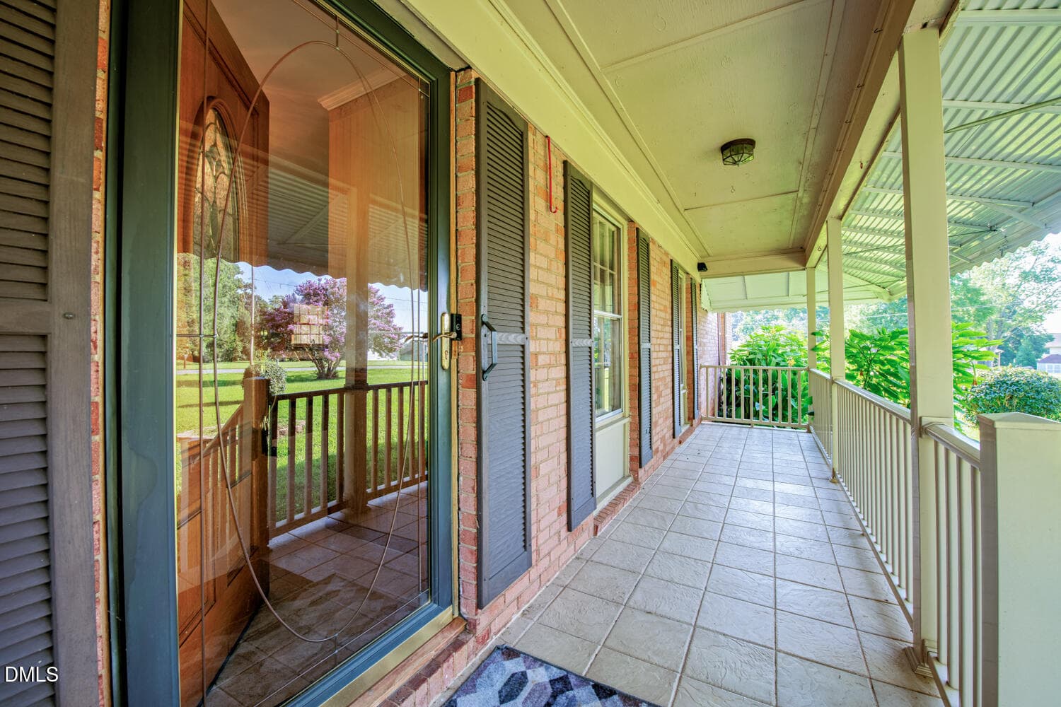 27-Web Ready-NCR_9513-HDR - 403 E Mcpherson Drive, Mebane, NC 27302