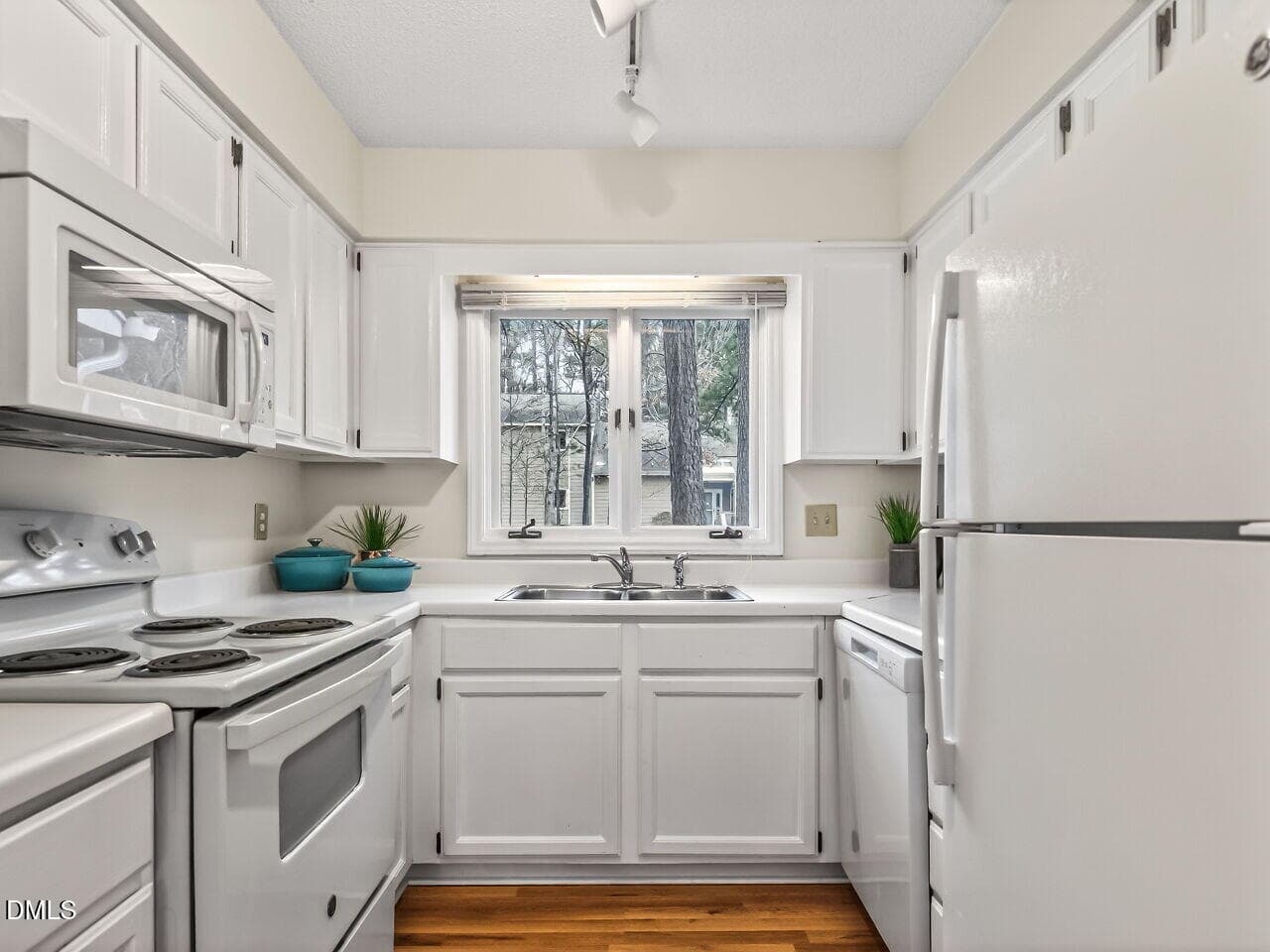 012-1280x960-photo - 4421 Beechnut Lane, Durham, NC 27707, Durham