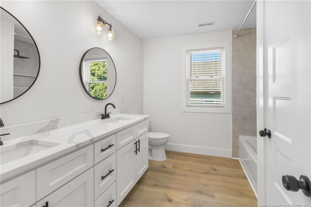 Upstairs Full Bath - 1107 Massey Street, Smithfield, NC 27577