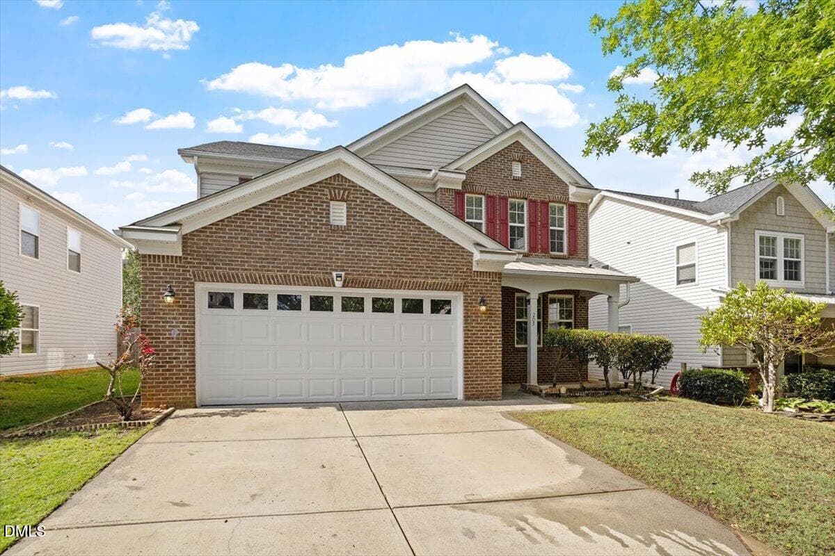 02-205 Amacord Way [3047892]_02 - 205 Amacord Way, Holly Springs, NC 27540, Holly Springs