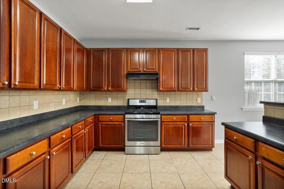 24-205 Amacord Way [3047892]_22 - 205 Amacord Way, Holly Springs, NC 27540, Holly Springs