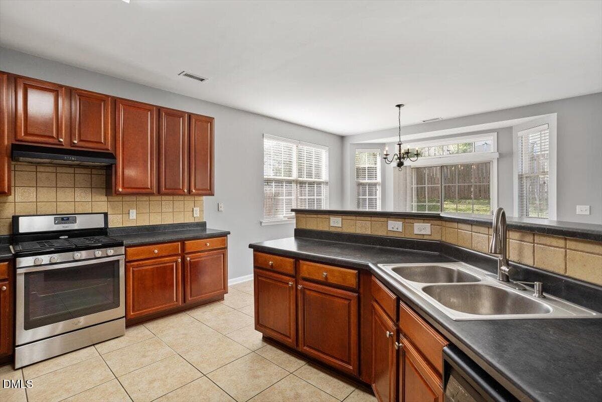 25-205 Amacord Way [3047892]_23 - 205 Amacord Way, Holly Springs, NC 27540, Holly Springs
