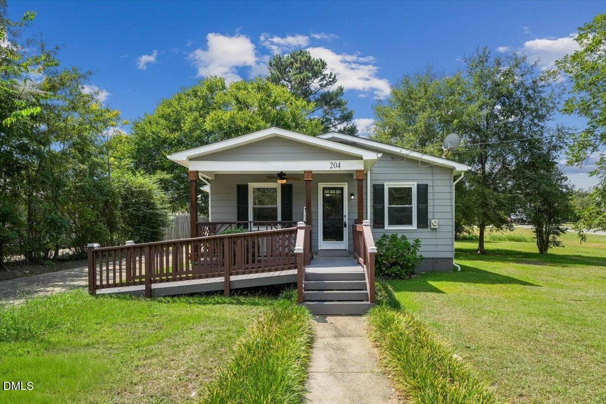 01-204 E Branch St-1 - 204 E Branch Street, Benson, NC 27504, Benson