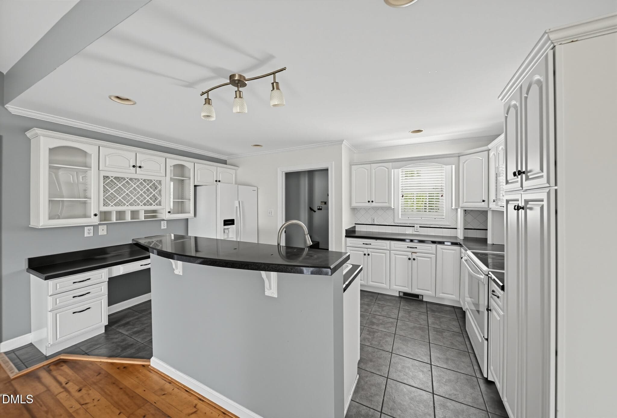 05_1108_Greenmeade_Ct-Kitchen-0116 - 1108 Greenmeade Court, Greenville, NC 27858