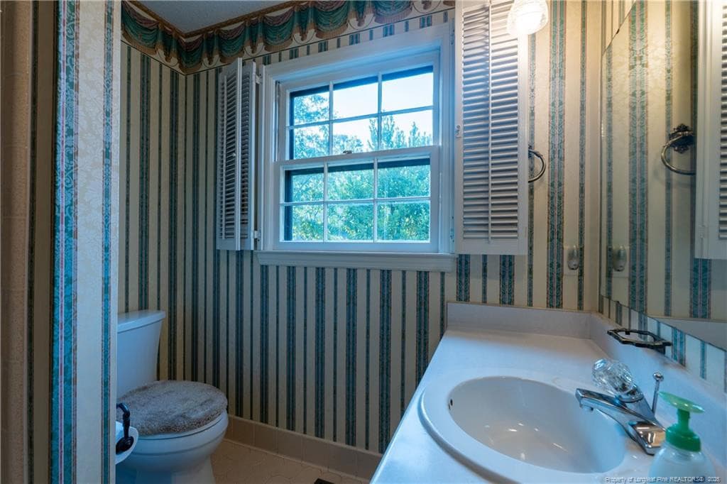Hall bathroom - 1813 Purdue Drive, Fayetteville, NC 28304, Fayetteville