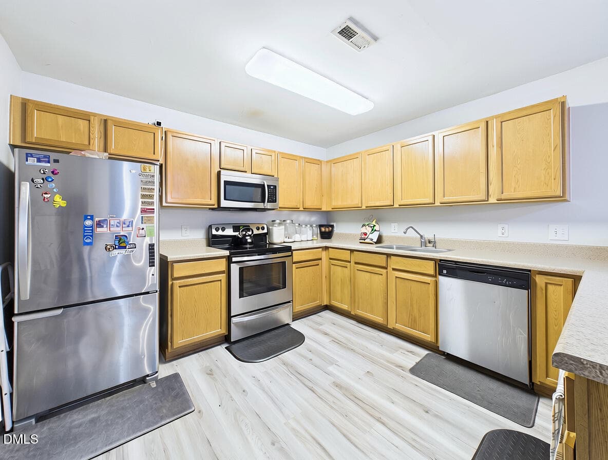 Kitchen - 3790 Burtons Barn Street, Raleigh, NC 27610, Raleigh