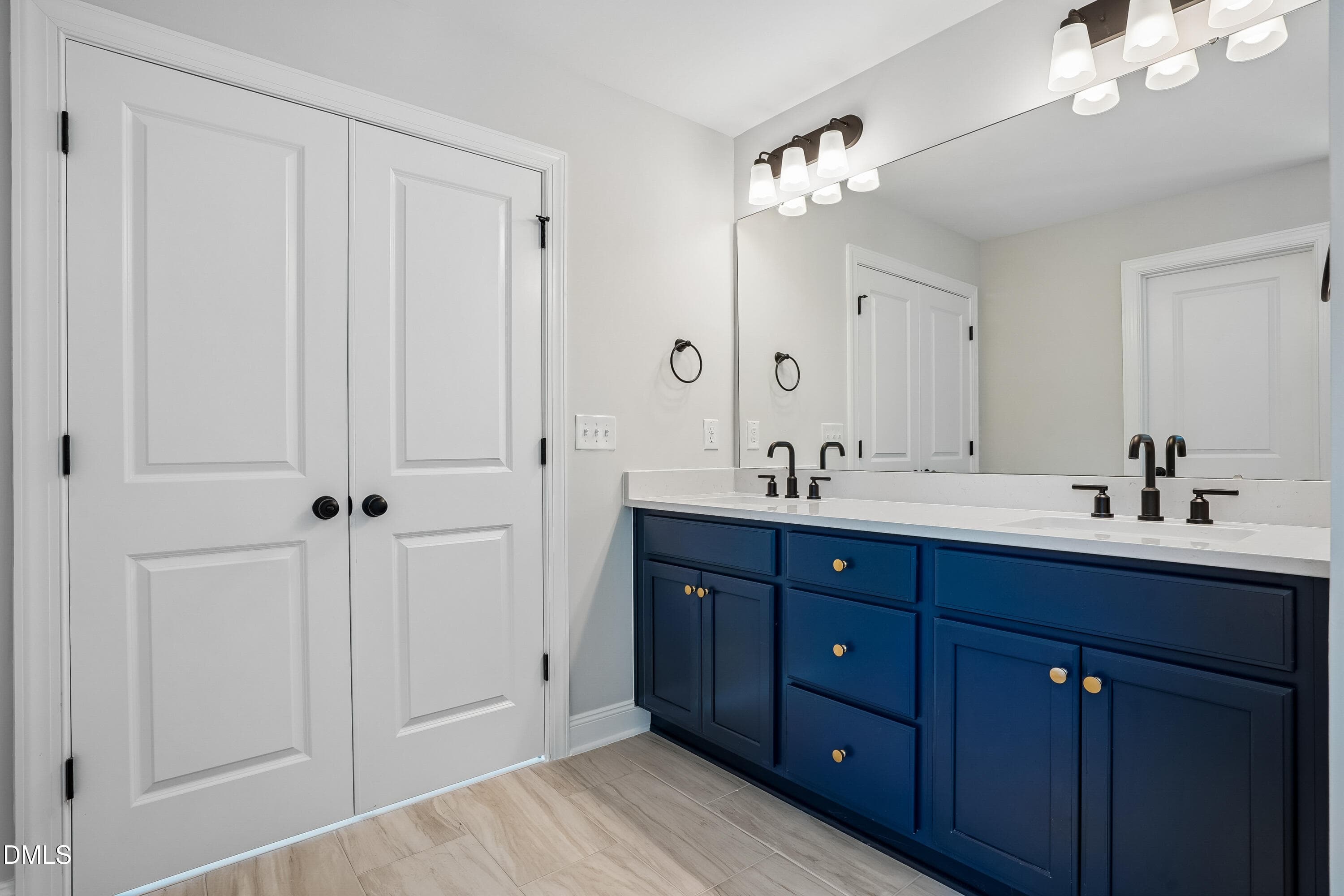 21-Bath - 7209 Blue Run Lane, Raleigh, NC 27604, Raleigh
