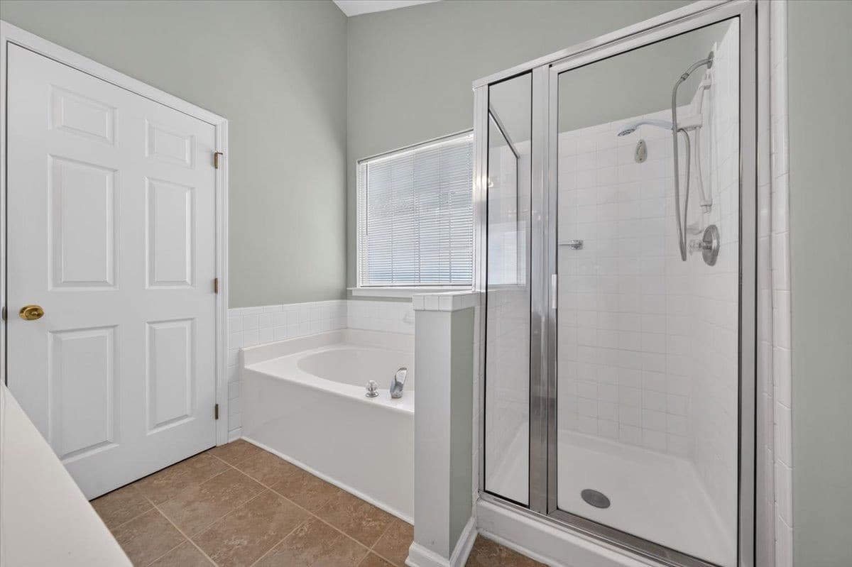 40-5045DeltaLakeDrRaleigh_040.jpg - 5045 Delta Lake Drive, Raleigh, NC 27612, Raleigh