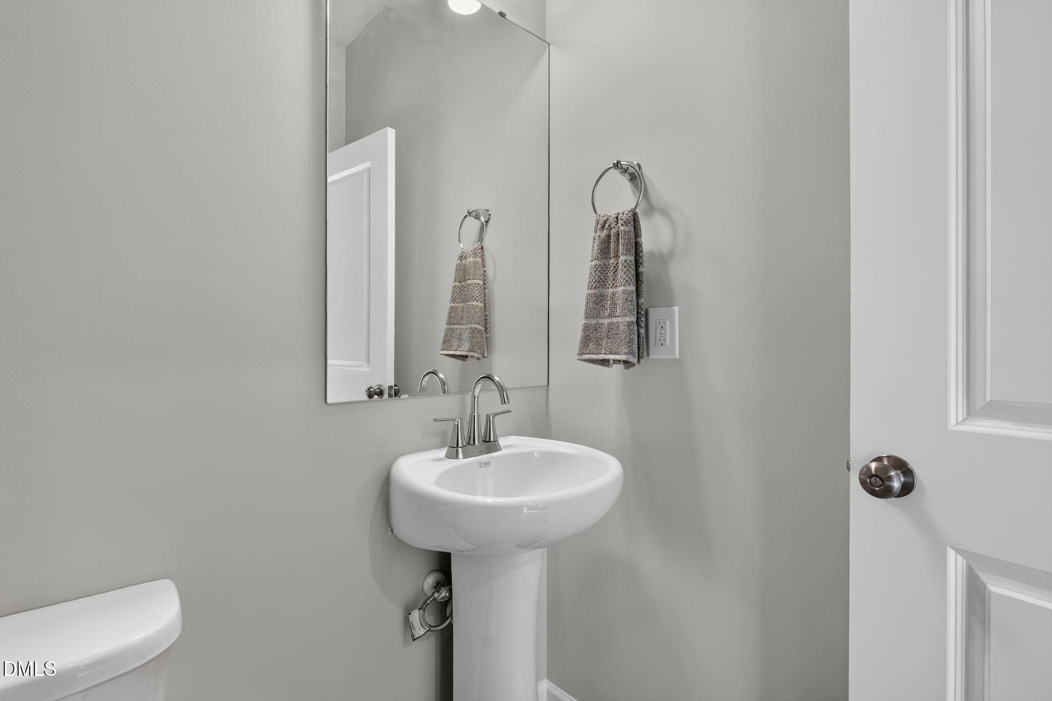 Photo of Similar - 207 Eagle Rock Drive, Lillington, NC 27546