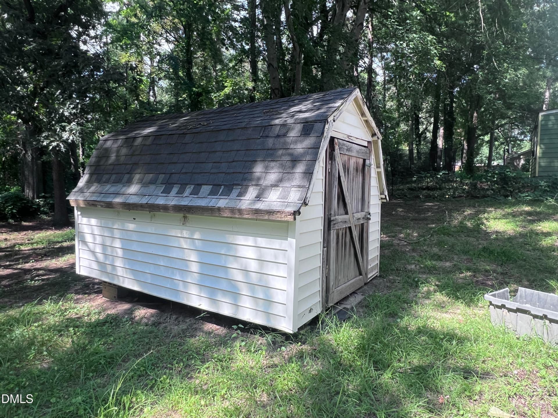 Storage building - 125 Booth Avenue, Henderson, NC 27536