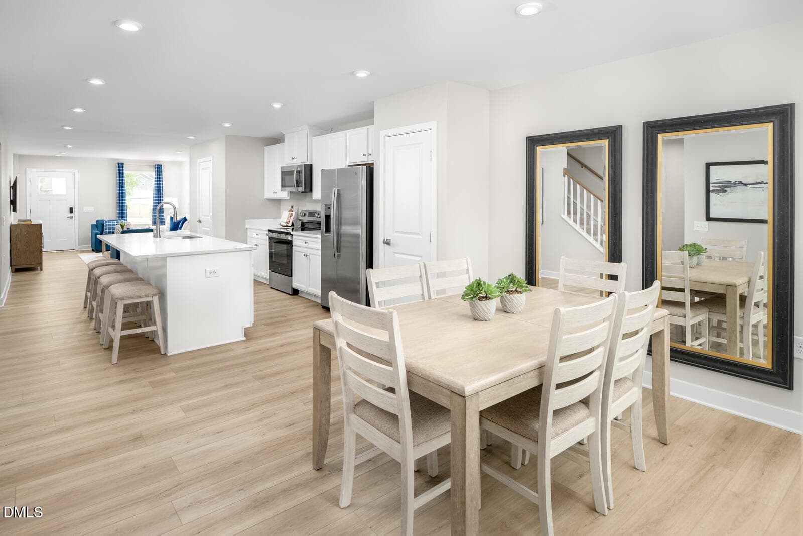 7 dining(1) - 1424 Rollman Farm Road, Raleigh, NC 27603, Raleigh