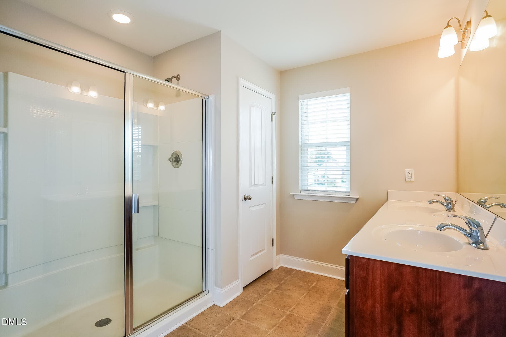 016 - Main Bathroom - 13 Fernhall Street, Franklinton, NC 27525