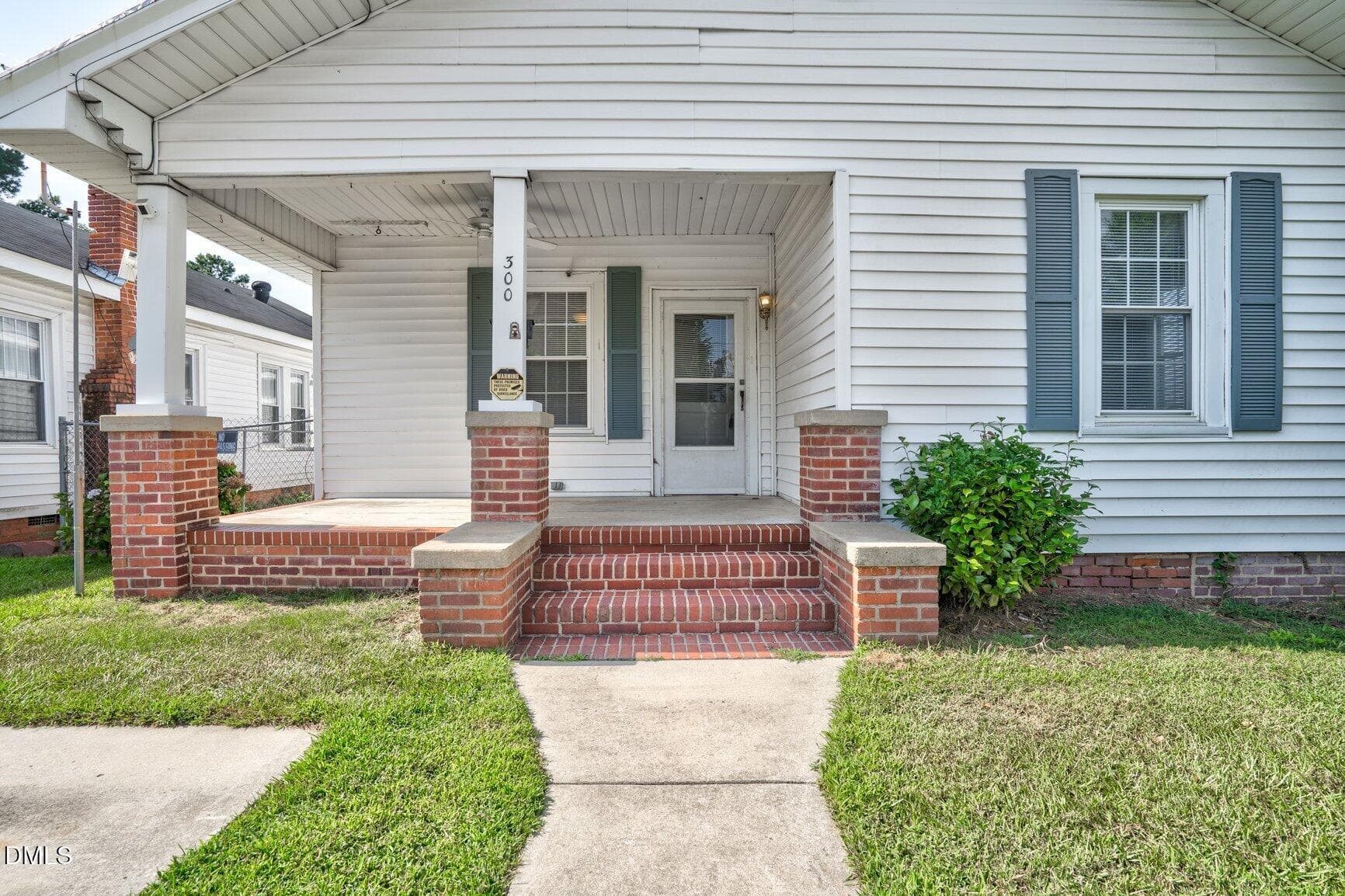 Front Porch - 300 W Howard Avenue, Tarboro, NC 27886, Tarboro