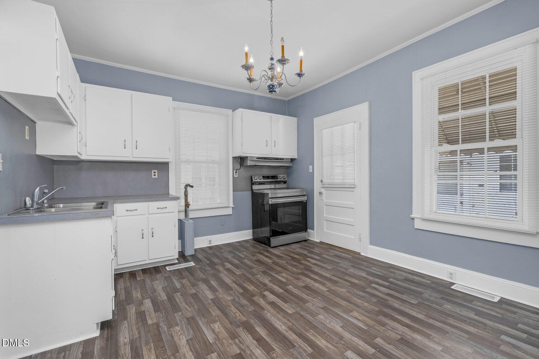 Kitchen - 300 W Howard Avenue, Tarboro, NC 27886, Tarboro