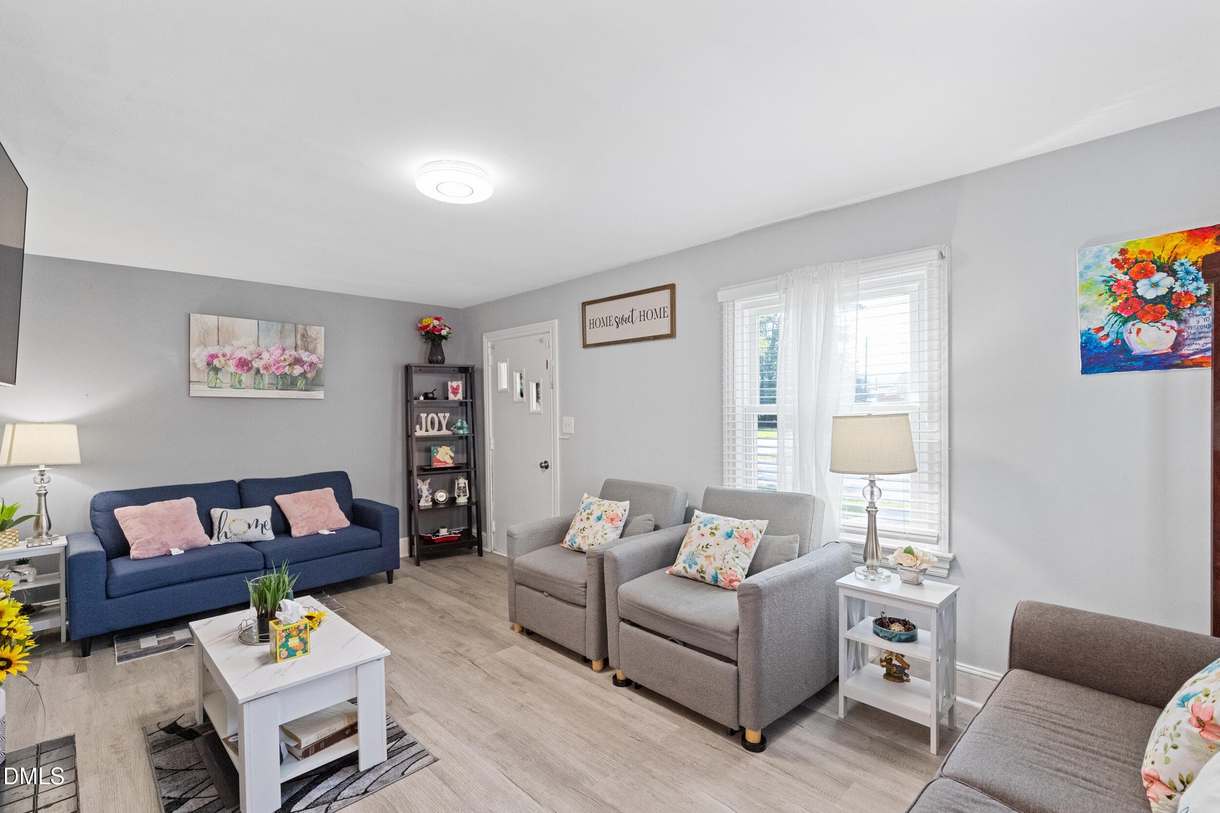 Living Room - 600 N Raiford Street, Selma, NC 27576
