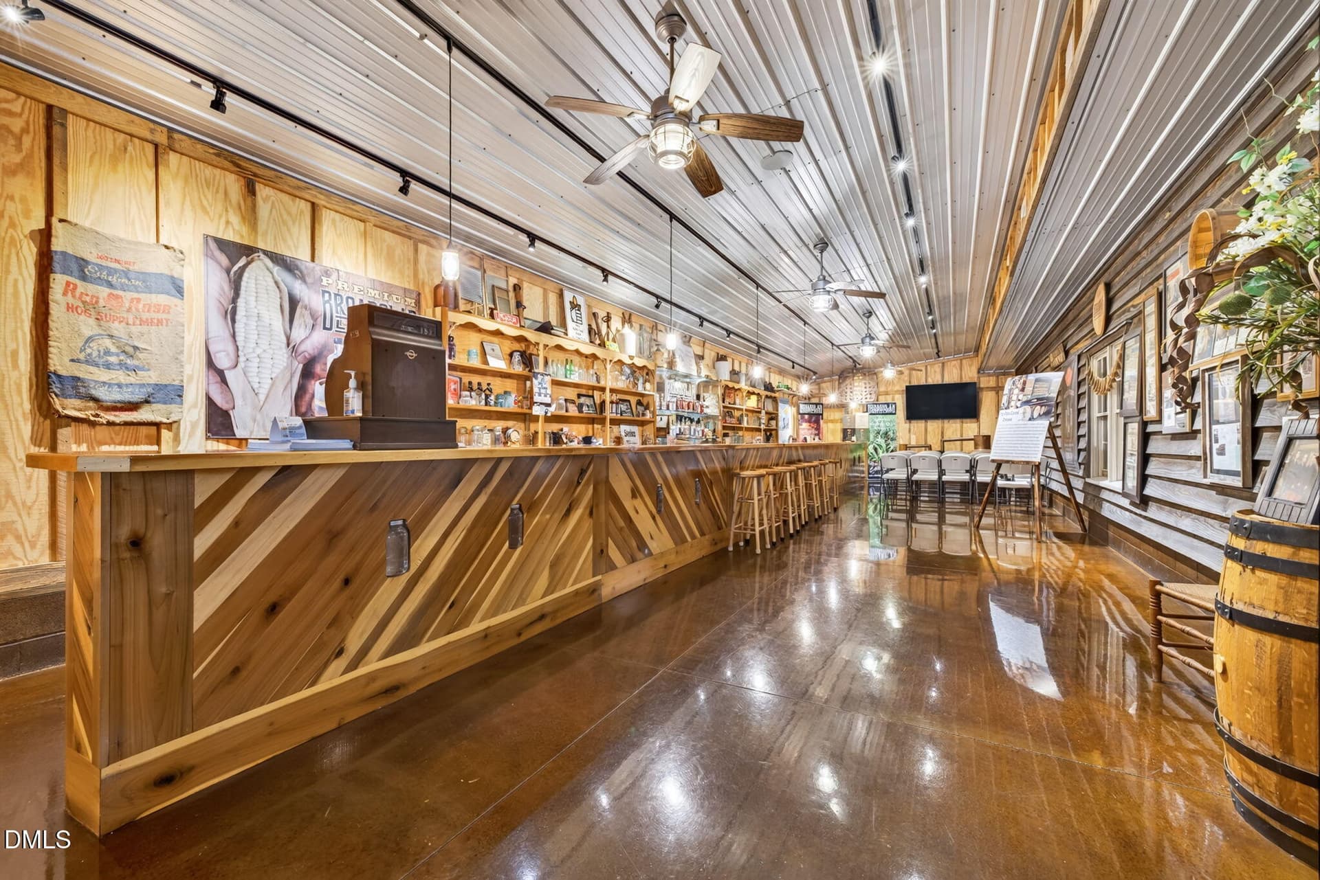 P15_Distillery_Interior_Bar_02 - 4676 Nc-50, Benson, NC 27504