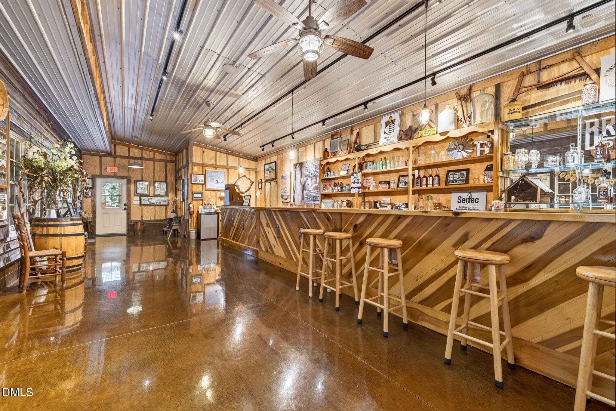 P15_Distillery_Interior_Bar - 4676 Nc-50, Benson, NC 27504, Benson