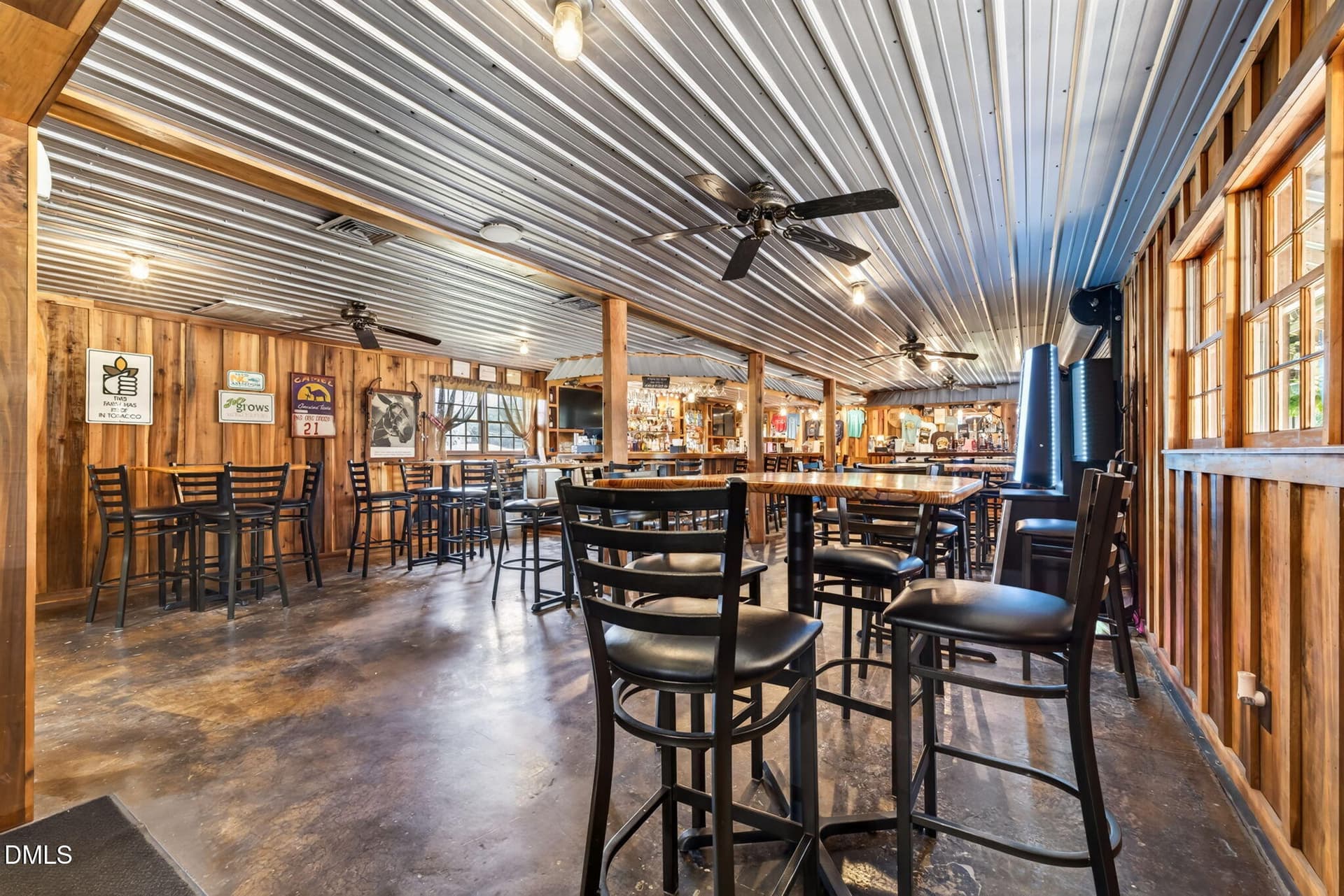P16_TastingBar_Interior_01 - 4676 Nc-50, Benson, NC 27504