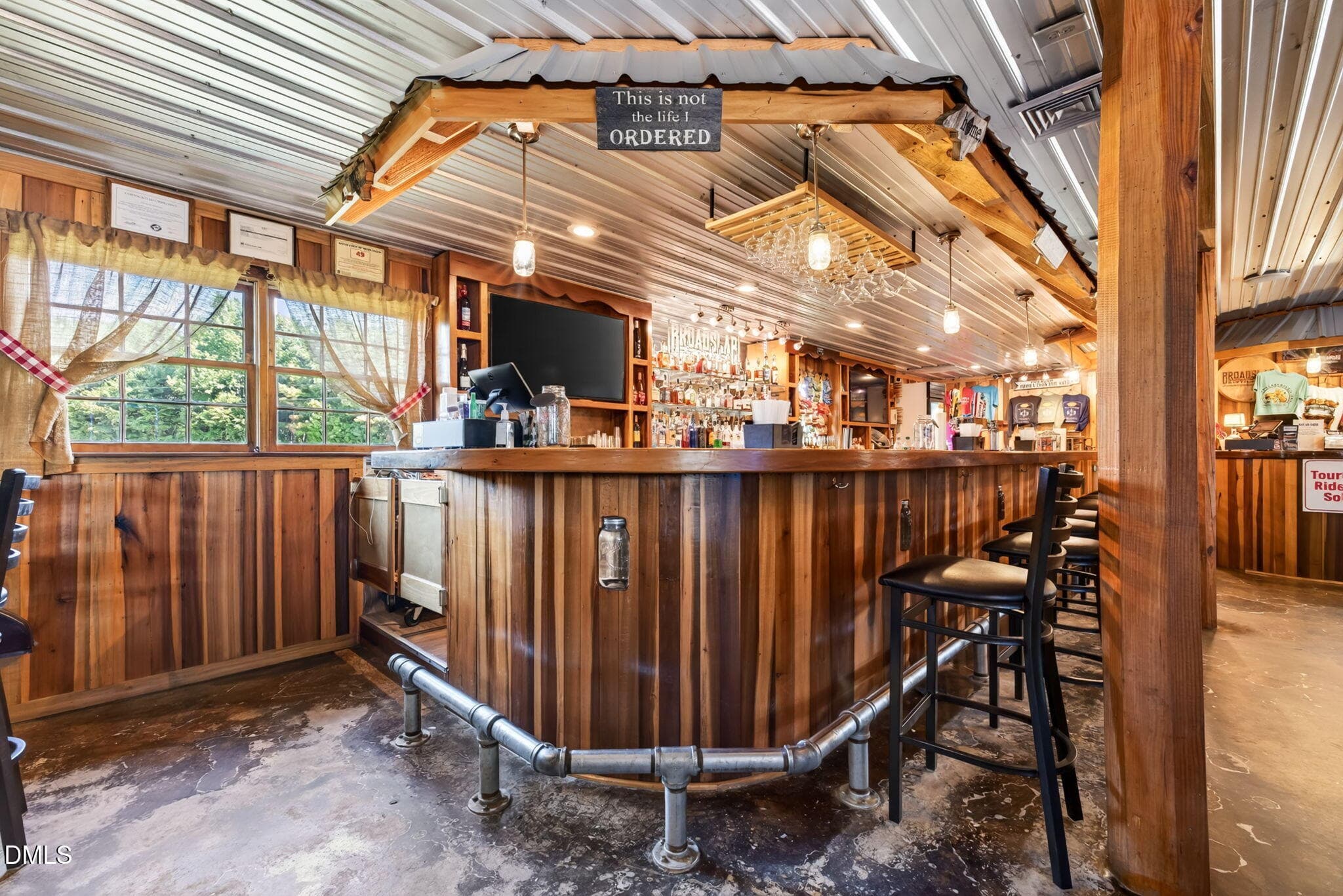 P16_TastingBar_Interior_Bar_02 - 4676 Nc-50, Benson, NC 27504, Benson