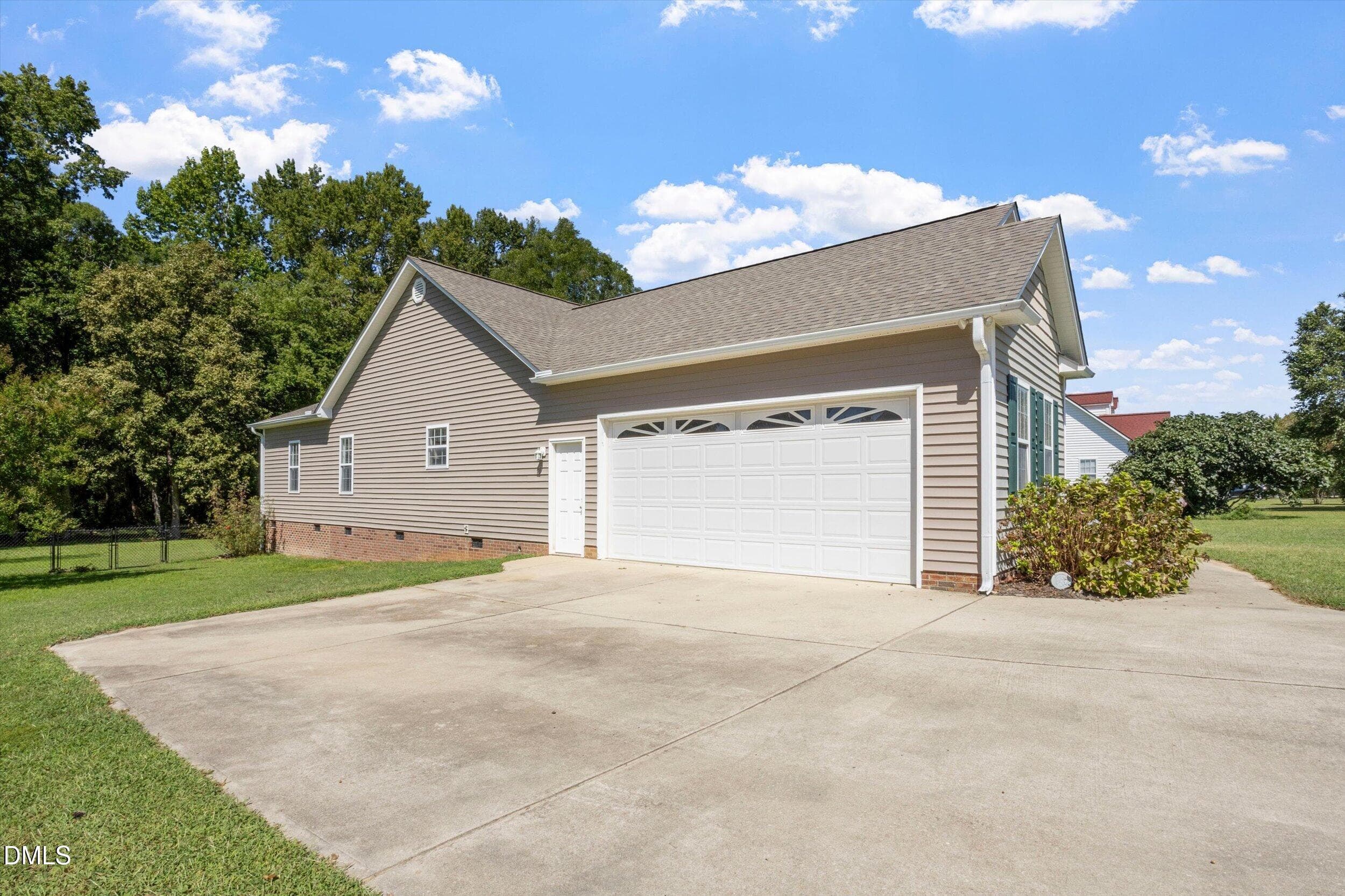Side Entry Garage - 436 Olivia Way, Selma, NC 27576, Selma