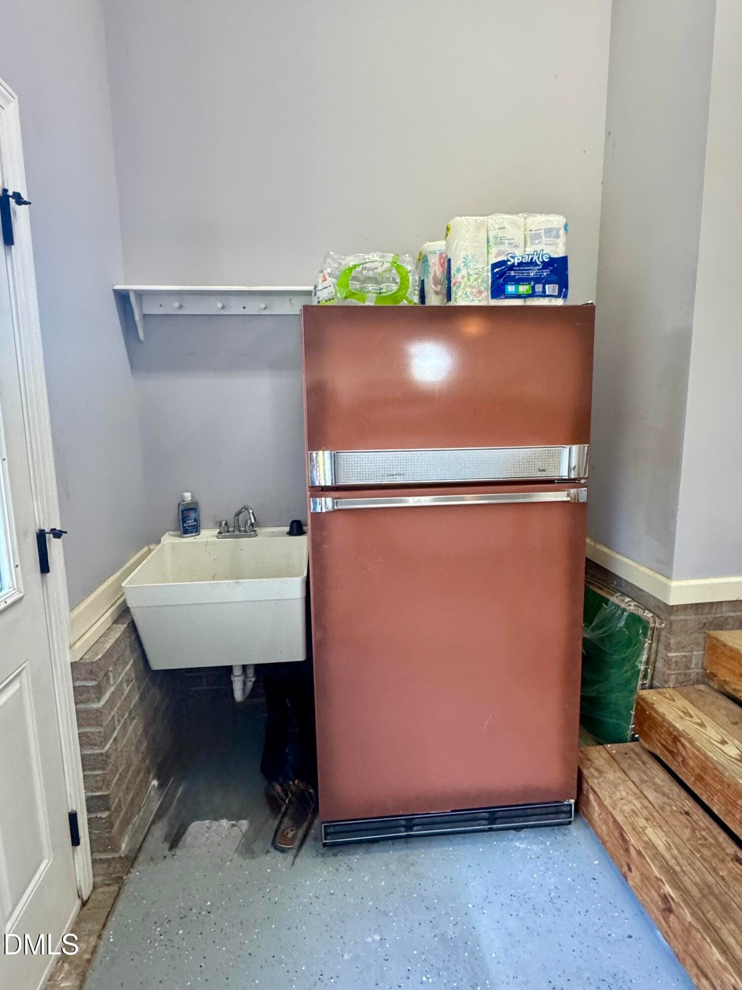 pic vintage fridge and laundry sink - 136 Kenneth Lane, Willow Springs, NC 27592
