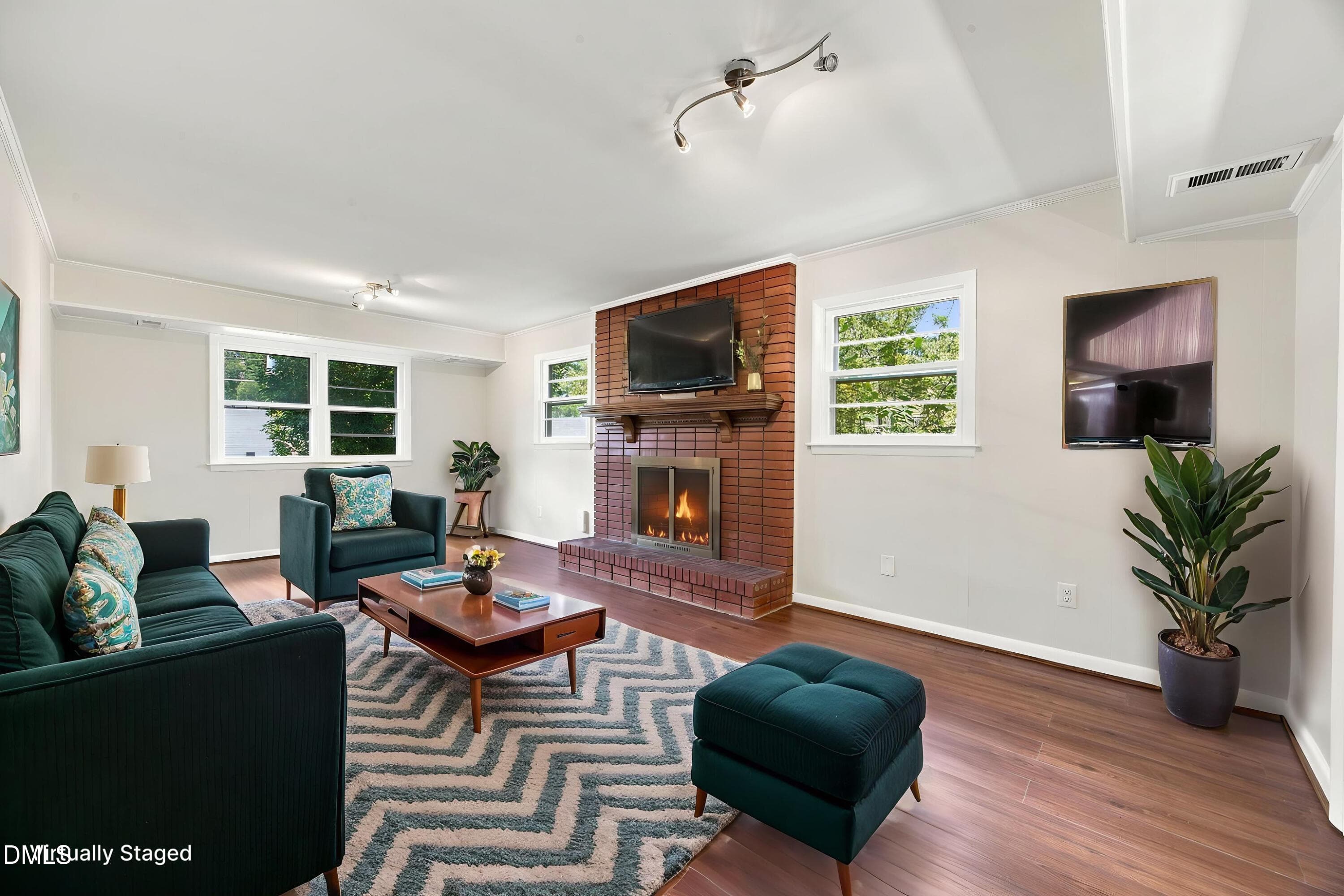 34-web-or-mls-484A3187 - Living Room - M - 3512 Neptune Drive, Raleigh, NC 27604, Raleigh