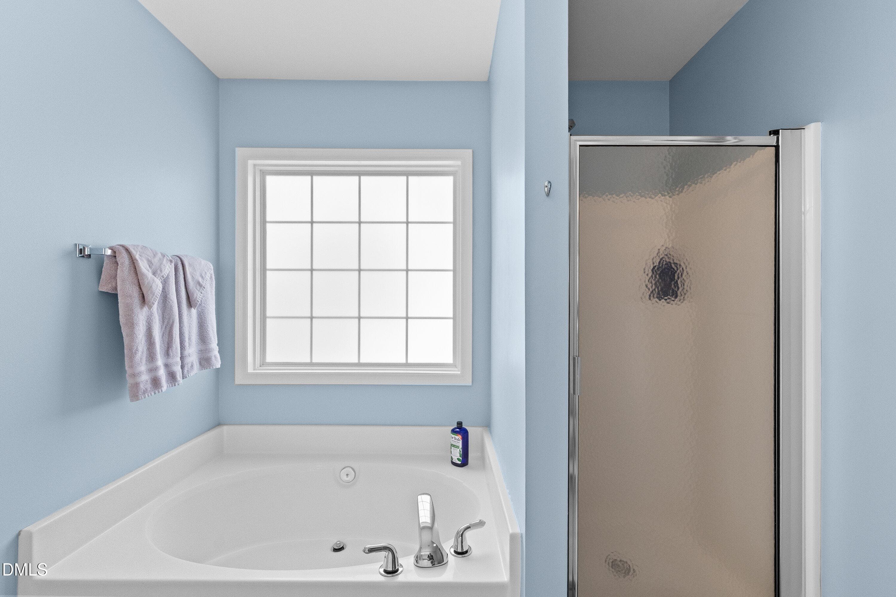 Soaking tub/separate shower - 107 Stoney Drive, Durham, NC 27703, Durham