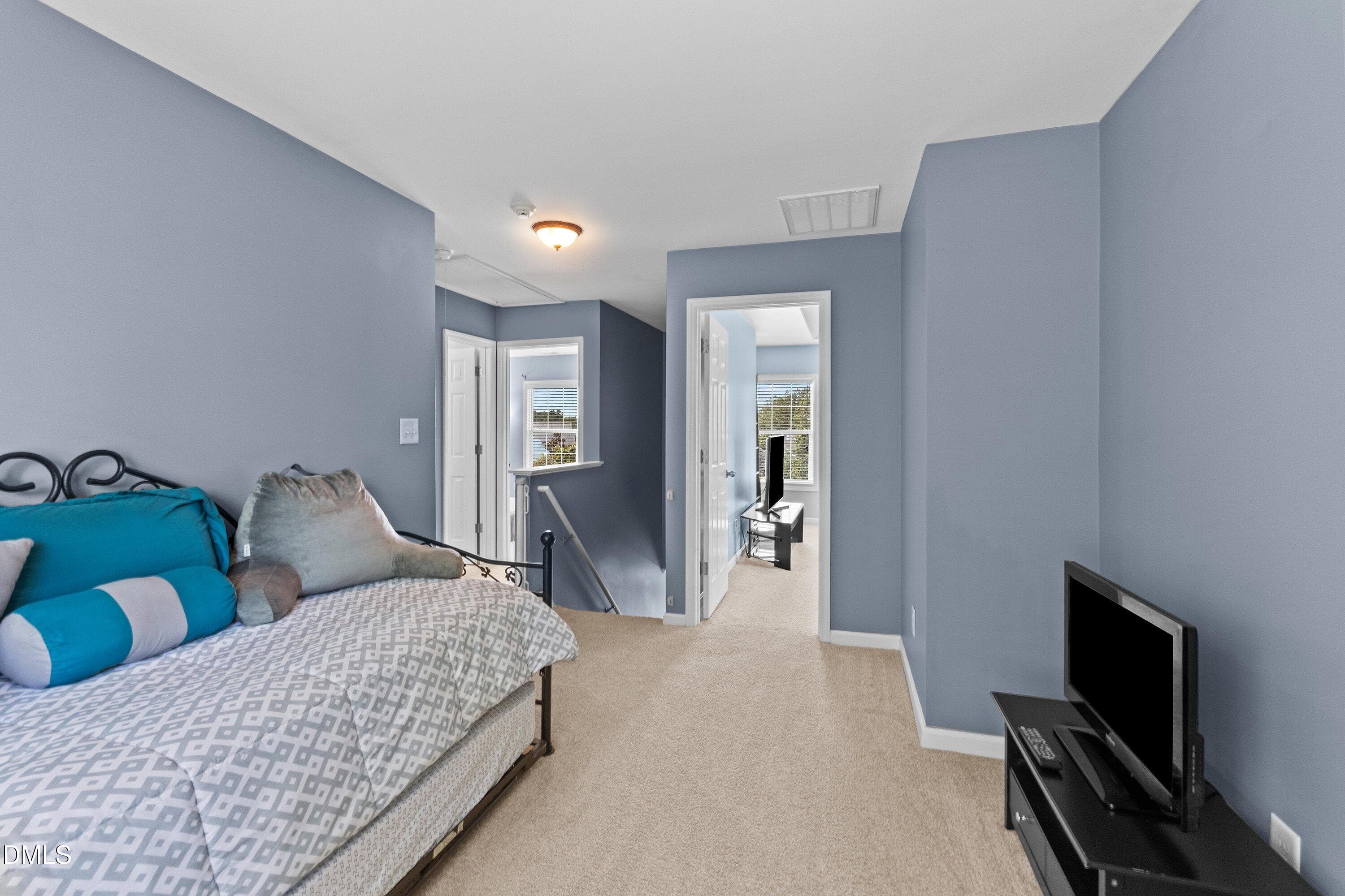 Loft-bonus room - 107 Stoney Drive, Durham, NC 27703, Durham