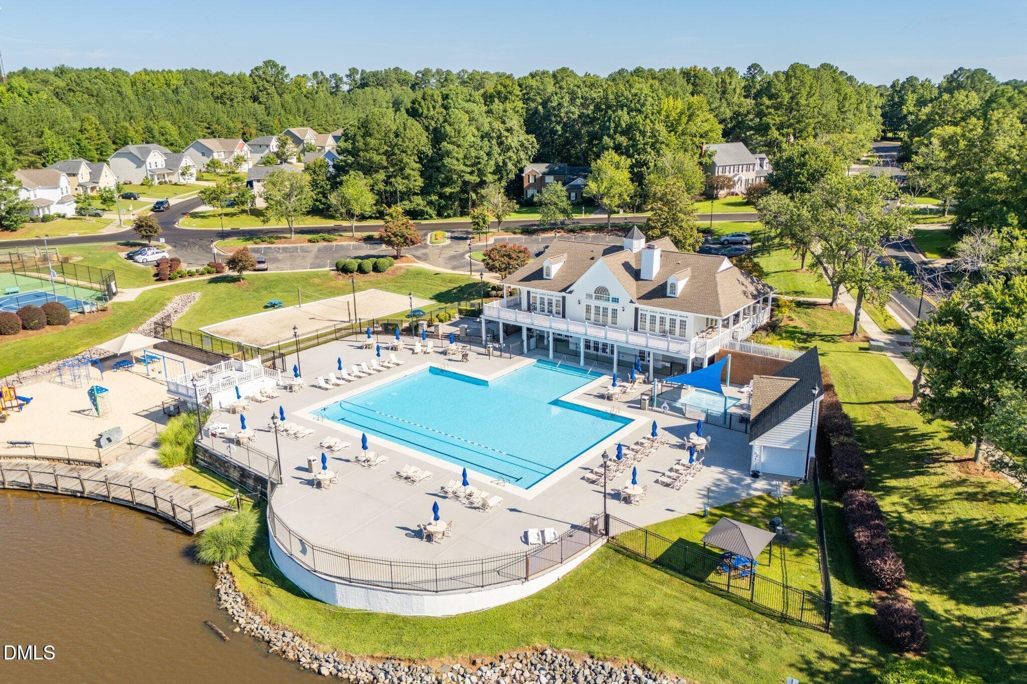 Beatiful pool - 107 Stoney Drive, Durham, NC 27703, Durham