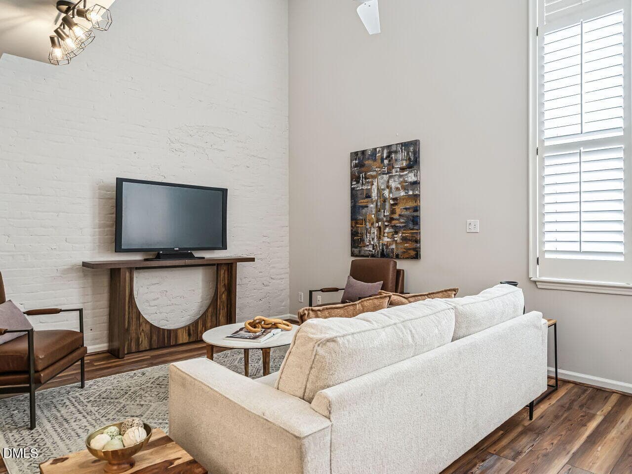 011-1280x960-living-room - 614 Capital Boulevard 222, Raleigh, NC 27603, Raleigh