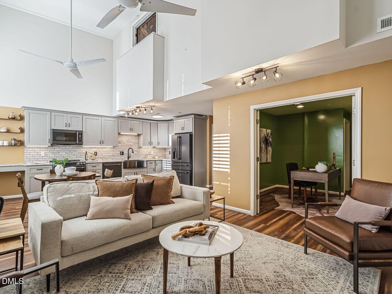 014-1280x960-living-room - 614 Capital Boulevard 222, Raleigh, NC 27603, Raleigh