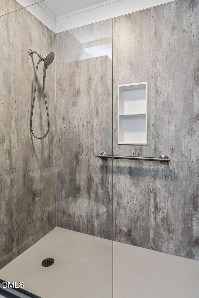 032-1280x960-primary-bathroom - 614 Capital Boulevard 222, Raleigh, NC 27603, Raleigh