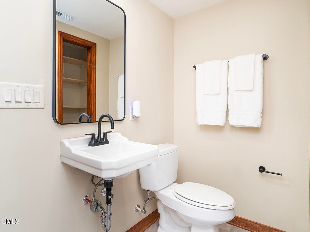 38 8375_SylvanRd Hallbath2_MLS - 8375 Sylvan Road, Liberty, NC 27298