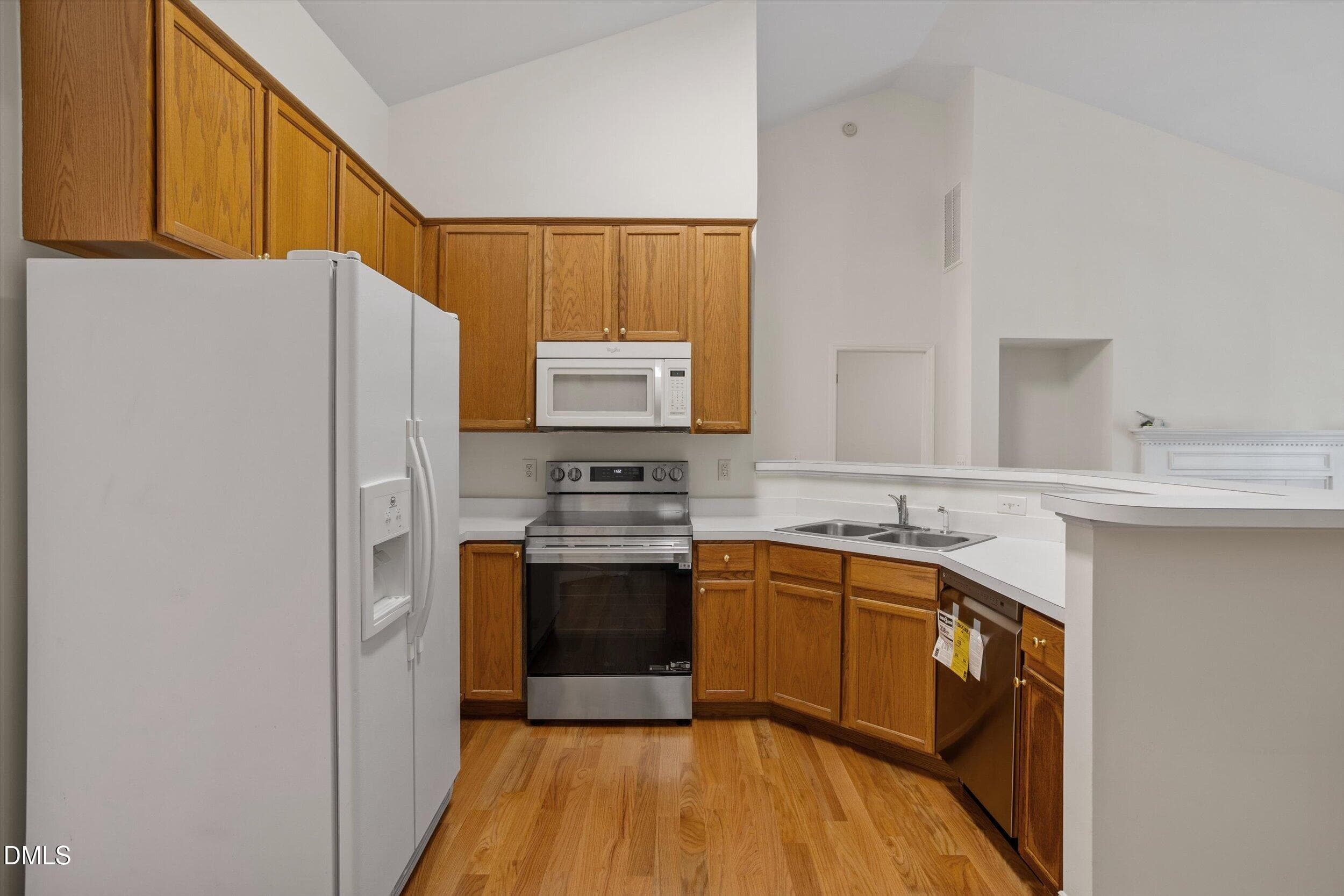 18-1004 Creek Haven Dr [3372511]_0905202 - 1004 Creek Haven Drive, Holly Springs, NC 27540, Holly Springs