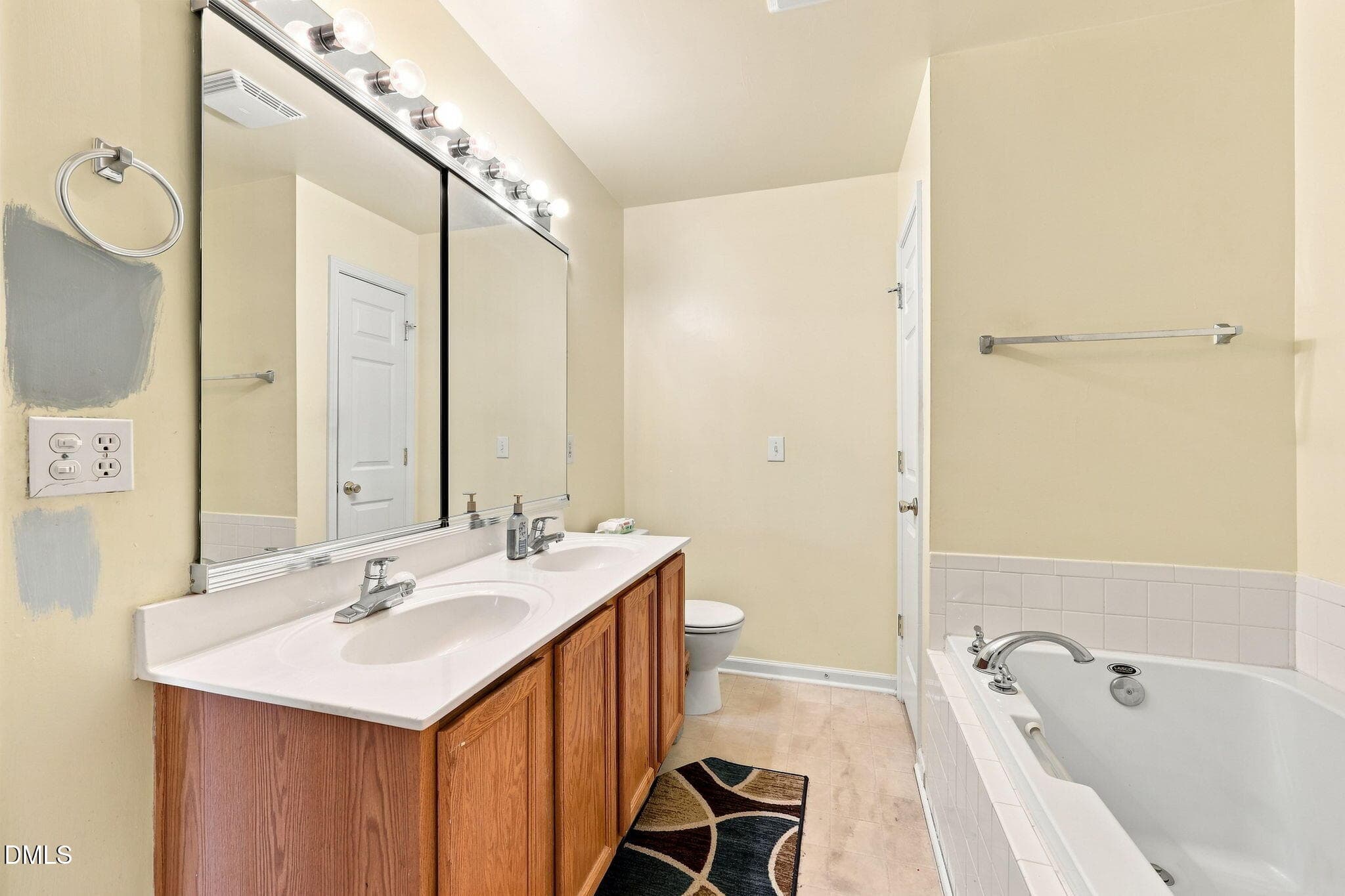 29-web-or-mls-IMG_0180 - 8640 Neuse Landing Lane 105, Raleigh, NC 27616, Raleigh