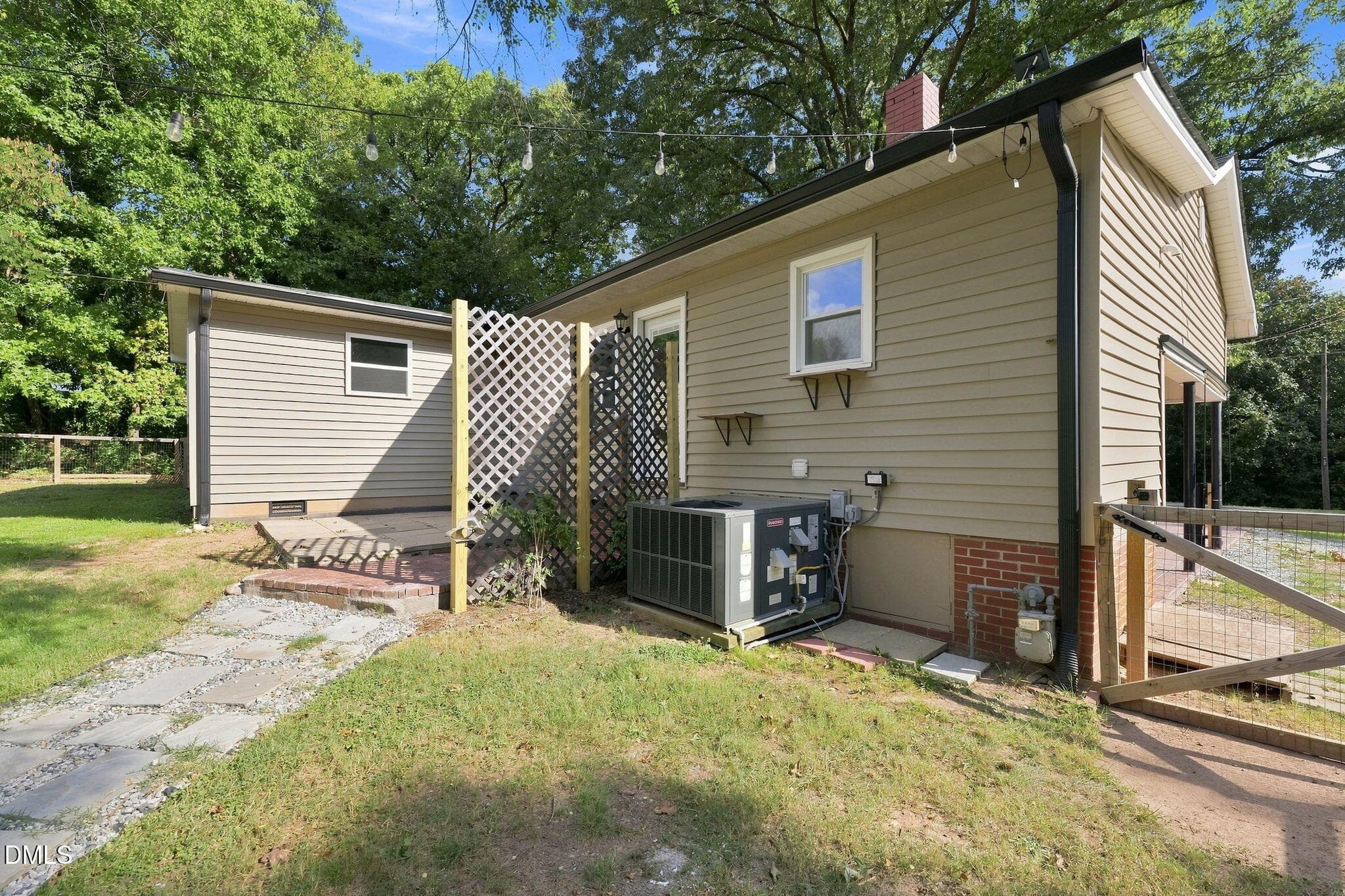 33-web-or-mls-_2323237 - 102 W Cardwell Street, Madison, NC 27025, Madison
