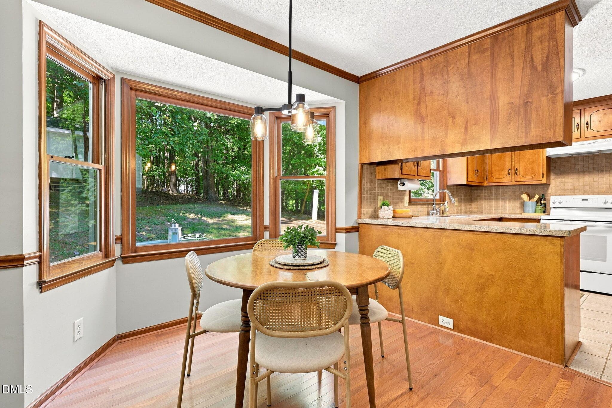 Breakfast Nook - 7825 Country Knoll Road, Bahama, NC 27503, Bahama