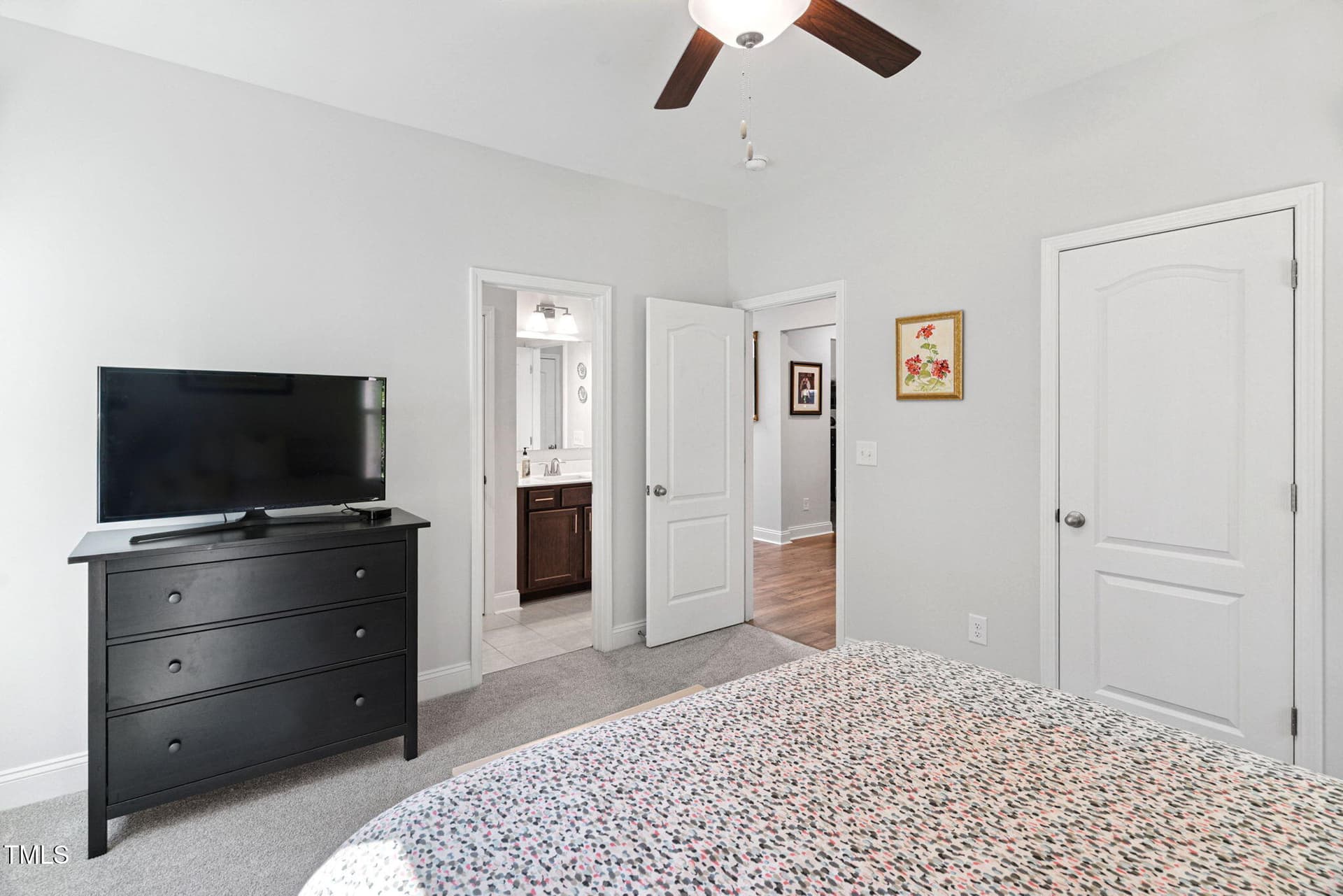 Ensuite Bedroom 2 - 121 Roundrock Lane, Sanford, NC 27330