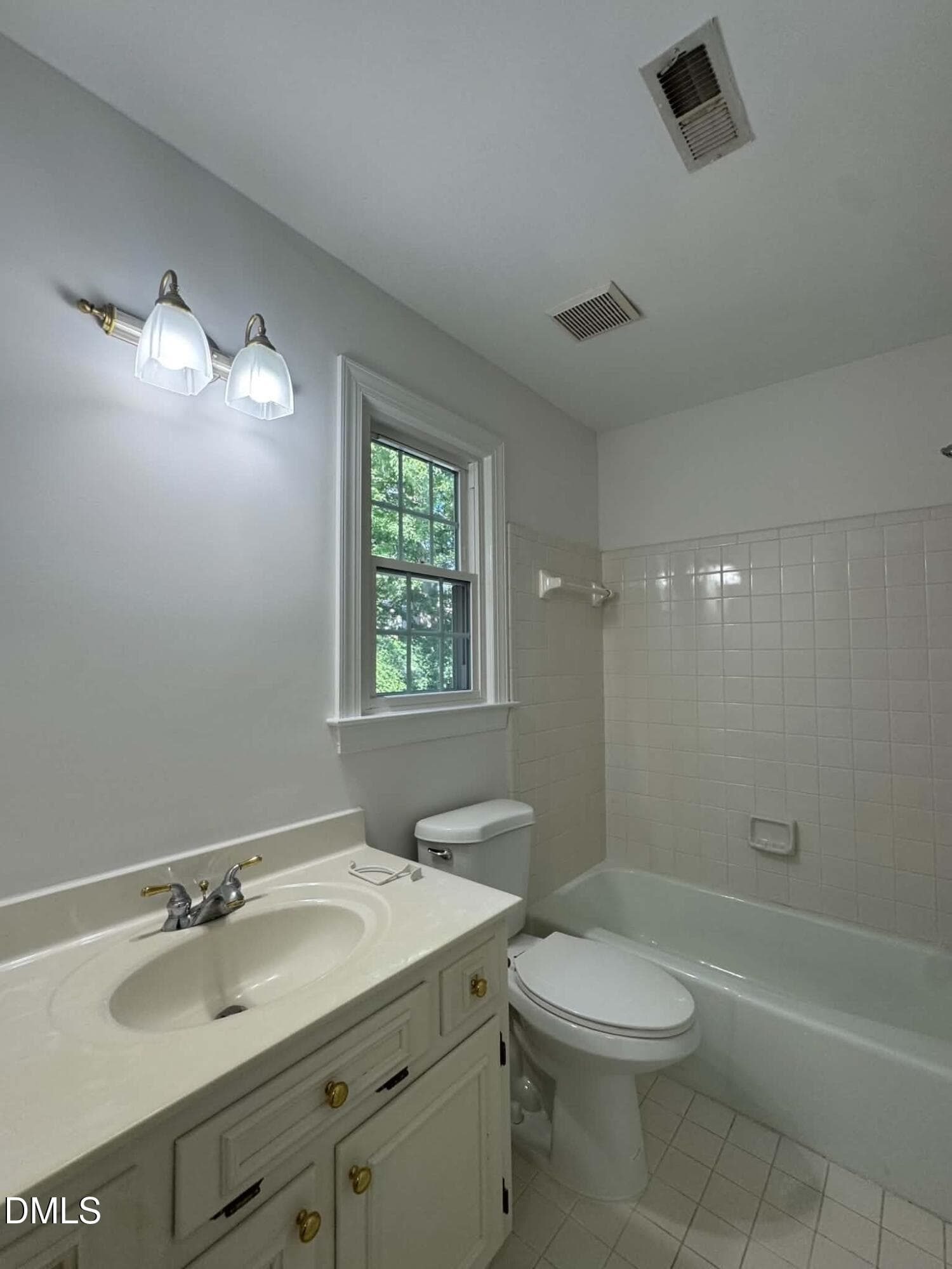 Jack and Jill Bathroom - 2269 Brisbayne Circle, Raleigh, NC 27615, Raleigh