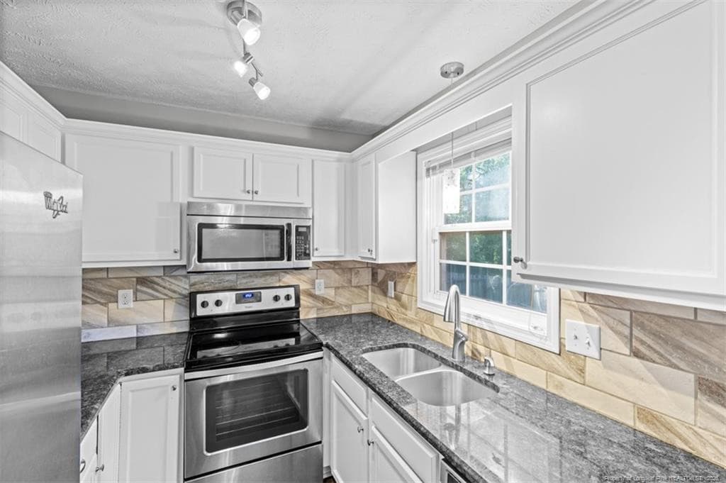 Photo 5 - 861 Danish Drive, Fayetteville, NC 28303, Fayetteville