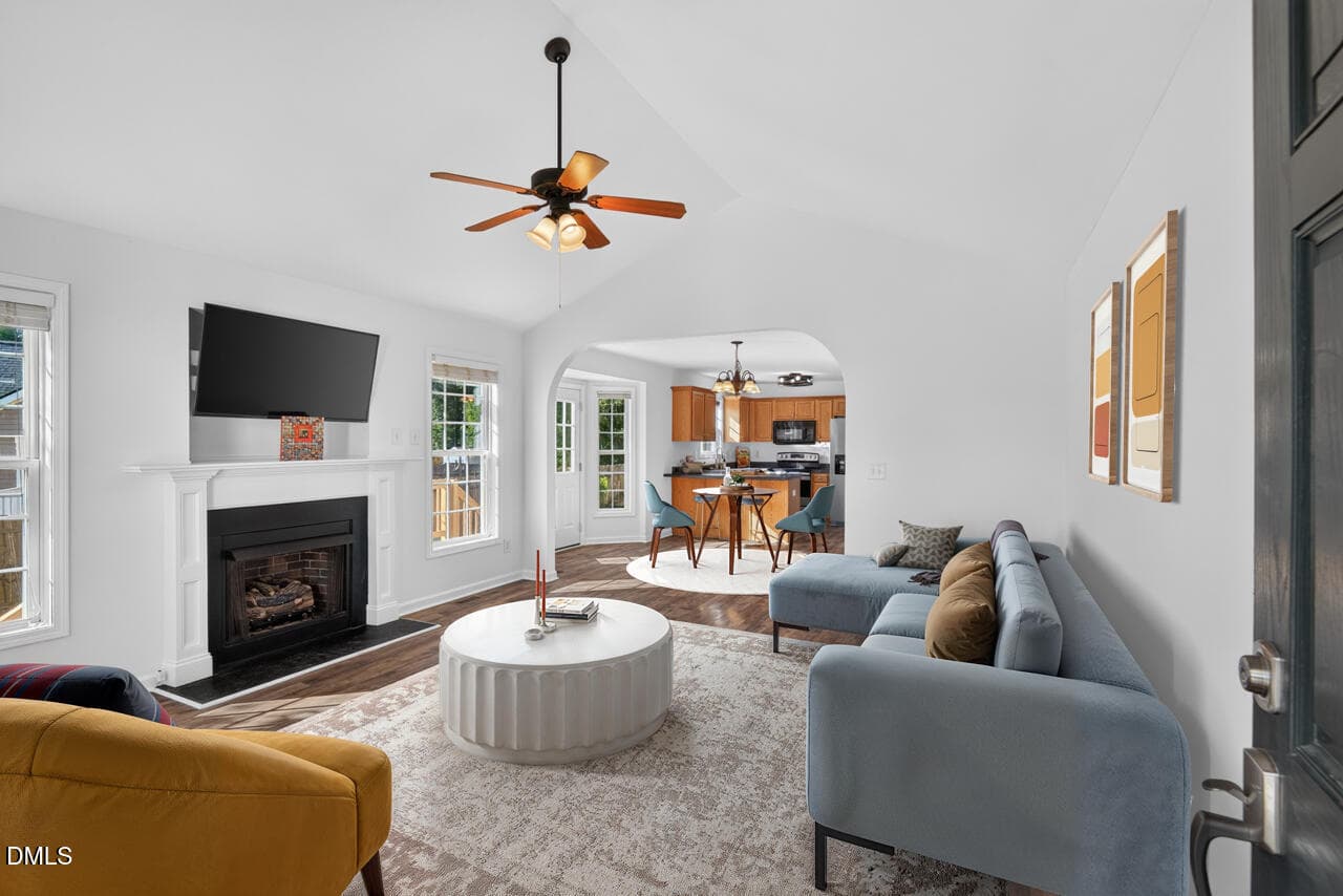 LR Virt stage - 303 Gallop Court, Stem, NC 27581