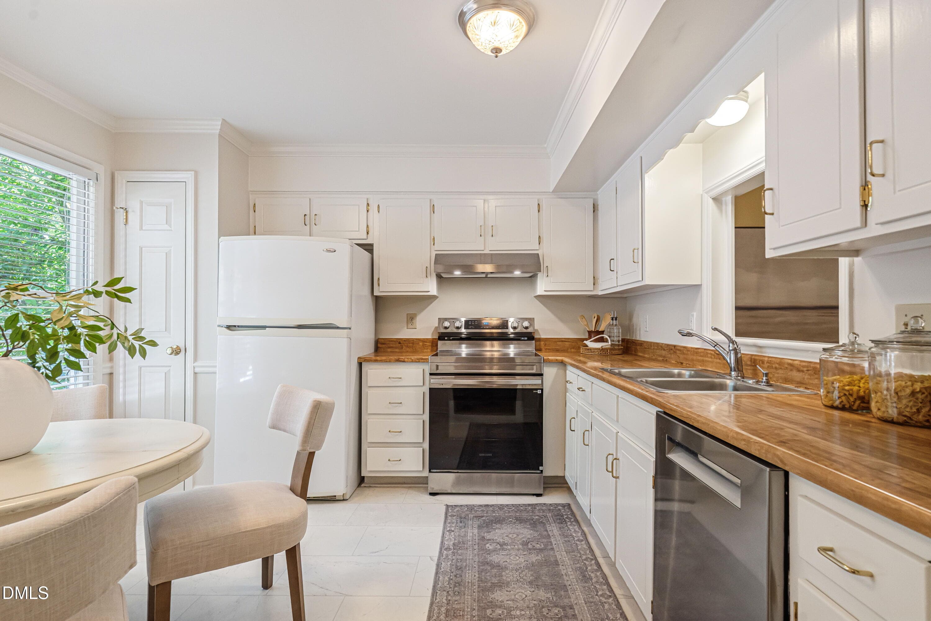 virtual-tour-160449-photo-17890768490407 - 1523 Woodcroft Drive, Raleigh, NC 27609, Raleigh