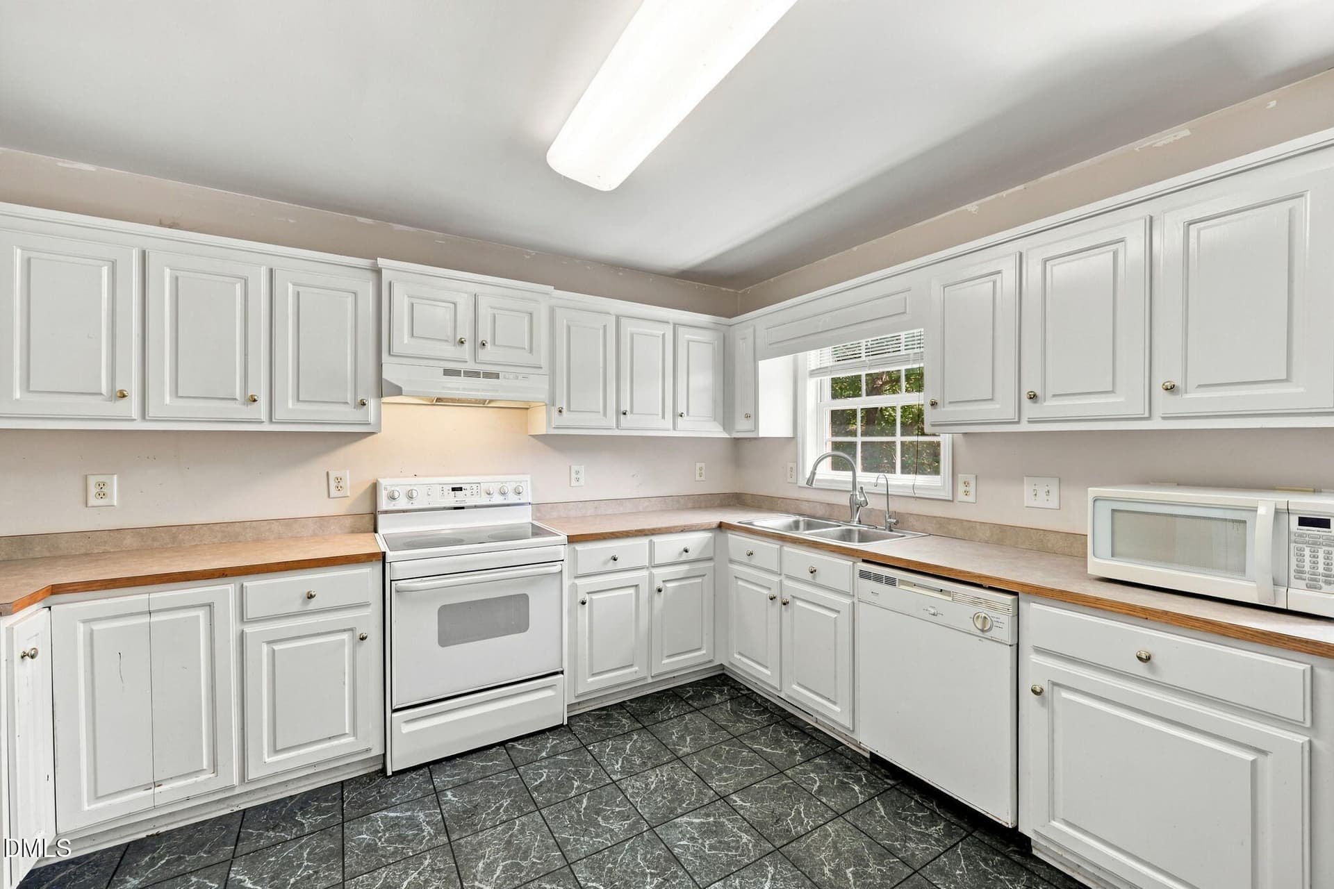 18-web-or-mls-IMG_7520 - 615 N 4th Street, Mebane, NC 27302